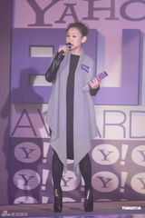 组图：中韩明星齐聚搜寻人气大奖颁奖礼  