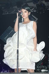 组图：杨丞琳个唱化身摇滚精灵 打造魔幻舞台