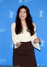 组图：《惠媛》记者会 李善均郑彩恩亮相