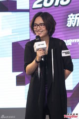 组图：周笔畅挑战小清新 自曝偏爱大叔型男人