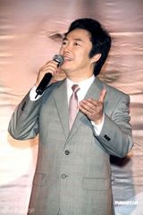 组图：费玉清加盟索尼唱片 暌违10年再发新专辑