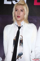 组图：NUEST四缺一抵台开唱 卖萌撒娇钓粉丝