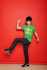 组图：胡夏《当代歌坛》写真曝光 表情斯文经典