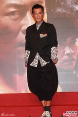 组图：《逃出生天3D>》首映 青云古仔有默契