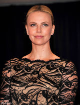 高清图：C罗女友白宫晚宴性感裸背 罗韩纯黑装肃穆