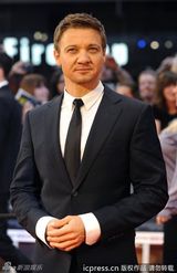 组图：《复仇者联盟》伦敦首映 斯嘉丽盘发优雅