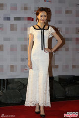 组图：吴奇隆光棍节不谈爱 刘诗诗身体亮红灯