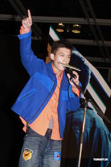 组图：陈冠希与女友感情稳定 最爱的女生是妈妈