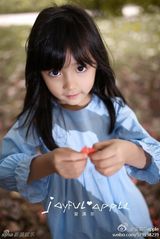 组图：5岁小萝莉走红微博 小天使萌化网友心