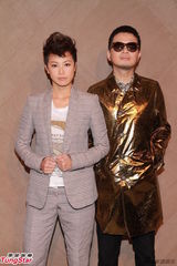 组图：张曼玉避谈绯闻 容祖儿何韵诗见面不合照