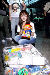 高清：萧亚轩代言人道救援行动 赴非洲关怀饥饿儿童