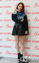 组图：T-ara孝敏孙丹菲等助阵潮牌开业礼