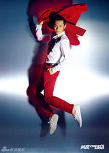 组图：李晨凌空漂浮登封面 挥洒汗水腹肌抢镜