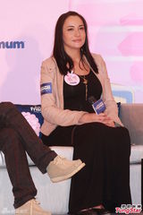 组图：Lisa S.分享怀孕心路 曝女儿像吴彦祖