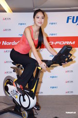 组图：白歆惠日本求姻缘 男友想找圈外人