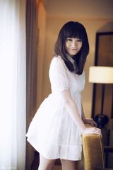 组图：秦子涵写真温暖清新 展露少女情怀