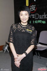 组图：任达华生日许愿 陈慧琳叹彻夜开工恐怖