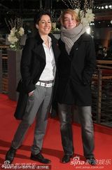 文德斯搂娇妻撑《皮娜》首映 德国总统夫妇秀恩爱