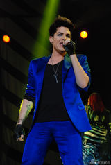 组图：亚当兰伯特上海妩媚开唱眼线撩人