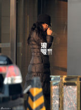 组图：舒淇京城密室拍戏 老母贴身陪同解寂寞