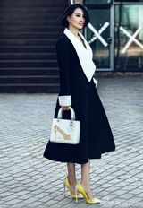 组图：石天琦黑白调经典写真 凸显优雅风情