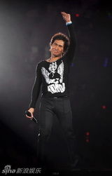 幻灯图：齐秦北京激情开唱 彭佳慧莫文蔚献歌