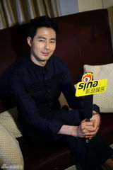 高清组图：独家对话赵寅成 帅气亲和谈笑风生