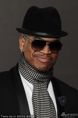 组图：2013全英音乐奖男星帅气亮相红毯