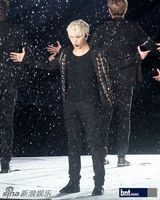 组图：SM巡演SJ少时等火辣劲爆 现场玩变装