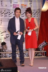 高清图：张智霖等齐聚音乐汇展颁奖 容祖儿夺九奖