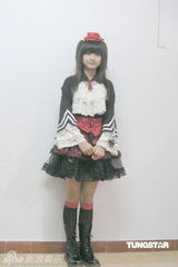 高清组图：萝莉歌手许雅涵拍写真娇俏可爱