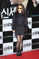 高清图：李政宰新片试映 宋智孝河智苑红毯斗艳