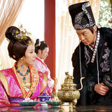 组图：《后宫》热拍 安以轩杨怡携众美女悉数登场