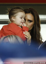 策划：七公主和萌爸贝克汉姆的亲密瞬间