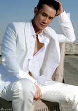 组图：奇道曝光黑白写真大片显帅气