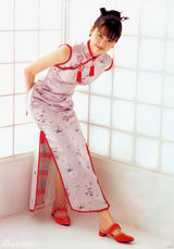 策划：日本女星中国风造型 旗袍团子头贺新春