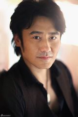 组图：吴秀波成熟写真 展现低调内敛迷人魅力