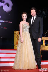 组图：《歌剧魅影》旋风再起 美女配大叔