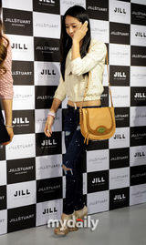 组图：f(x)朴时妍等参加时尚活动 性感美艳华丽PK