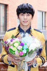 组图：Apink与BOYFRIEND等爱豆艺高毕业