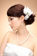 幻灯图：金莎拍甜美公主写真 散发猫女气质