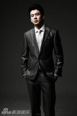 幻灯图：贾宗超完美蜕变拍封面 多变造型彰显魅力