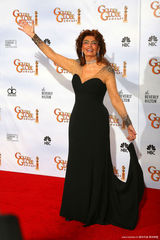 高清组图：索菲娅-罗兰金球后台大比V字high劲十足