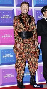 组图：姜虎东黄光熙等出席MBC演艺大赏颁奖礼