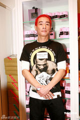 幻灯图集：林心如谈赵薇怀孕传闻 陈小春红发抢镜