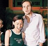 策划：冲破世俗眼光！歌手师生恋秘闻起底