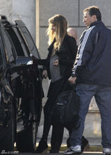 组图：超模吉赛尔-邦辰素颜现身街头