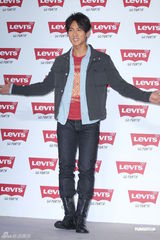 组图：吴尊秀健硕身材否认已婚 田馥甄展露性感曲线