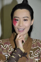 组图：陈法拉新剧饰演钟无艳 不介意扮丑求突破