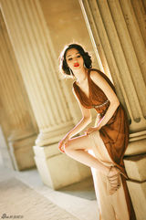 组图：蓝燕巴黎迷人复古写真烈焰红唇